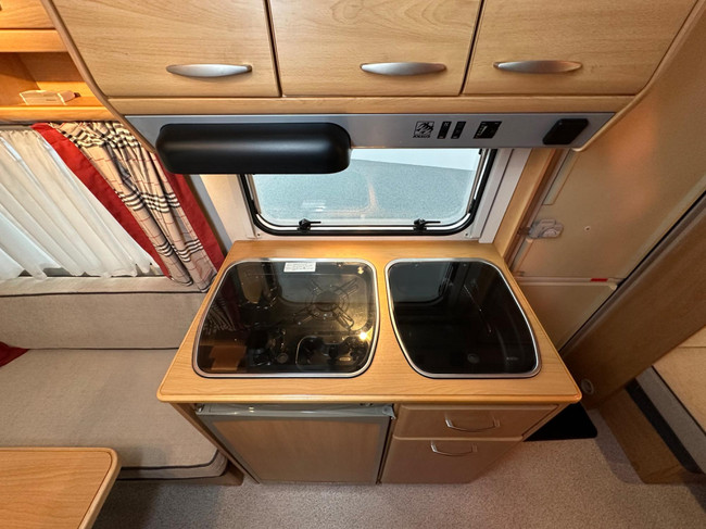 Knaus Südwind 400 TK foto: 18