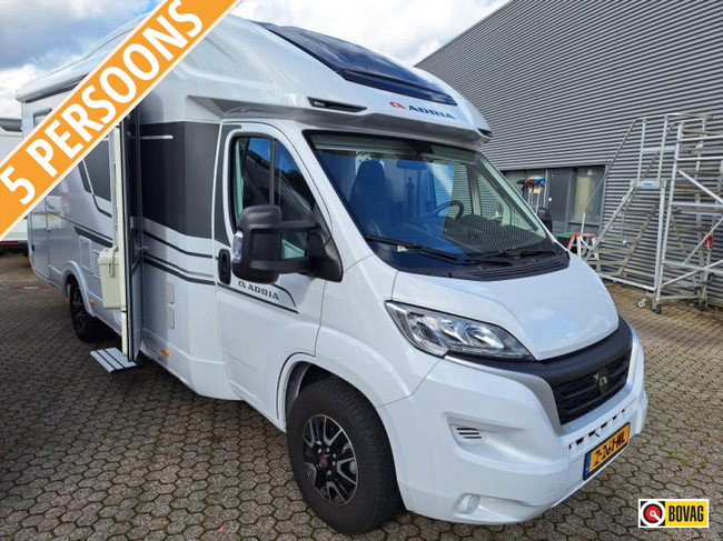 Adria Matrix Axess 650 SL 5-PERSOONS hoofdfoto: 1