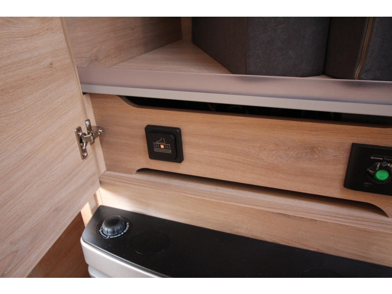 Knaus Sudwind Black Selection 540 UE Panoramaraam + Enkelbed  foto: 16