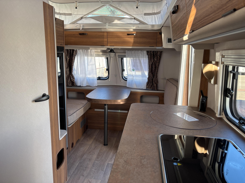Eriba Touring 630 Legend Mover/Thule luifel  foto: 9