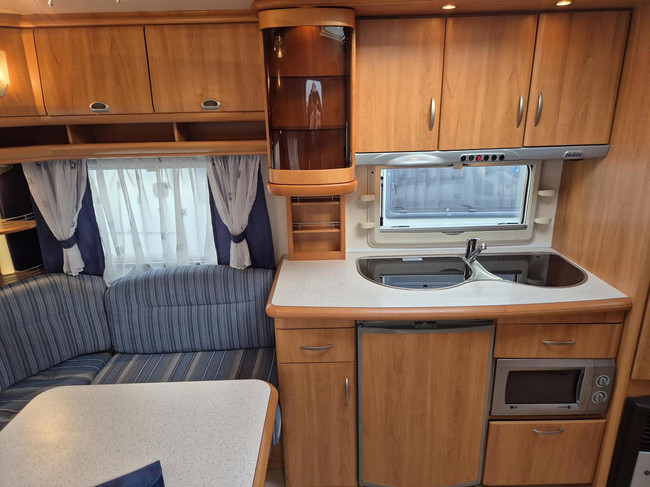 Hobby 540 TK-ULA Stapelbed met kinderkamer, Airco+DWT luifel foto: 9