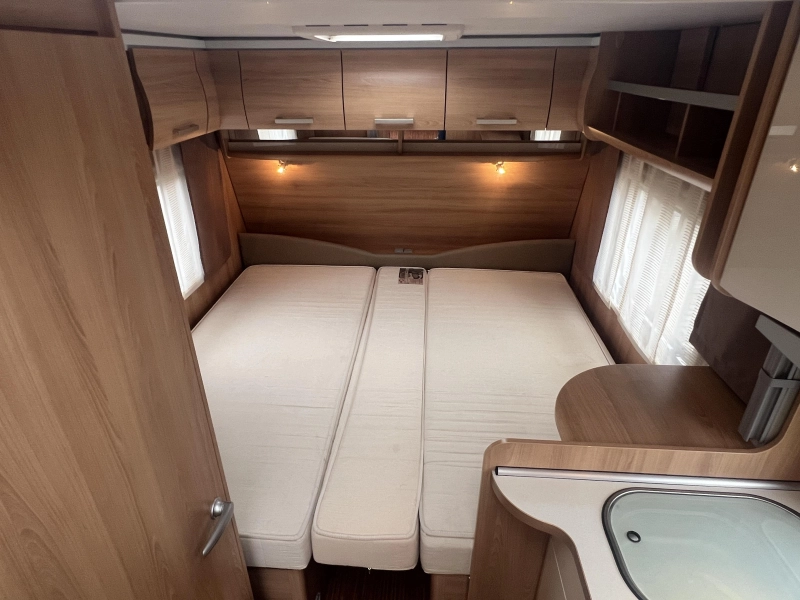 TEC Travel King 470 E zit enkele bedden toilet  foto: 10