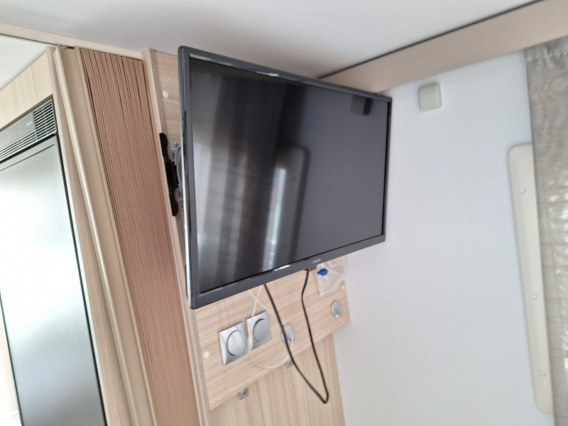 Adria Compact Supreme SC QUEENSBED+LEVELSYSTEEM  foto: 6