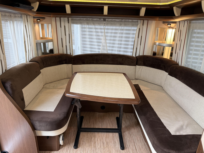 Hobby Prestige 495 UL 2 BEDDEN MOVER VOORTENT  foto: 4
