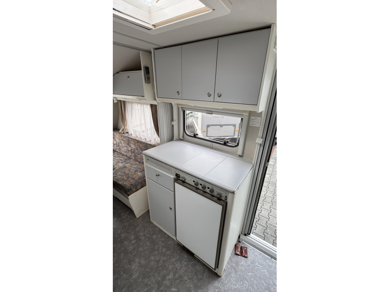 Kip Grey Line 44 TTZ Mover-Voortent-Airco  foto: 11