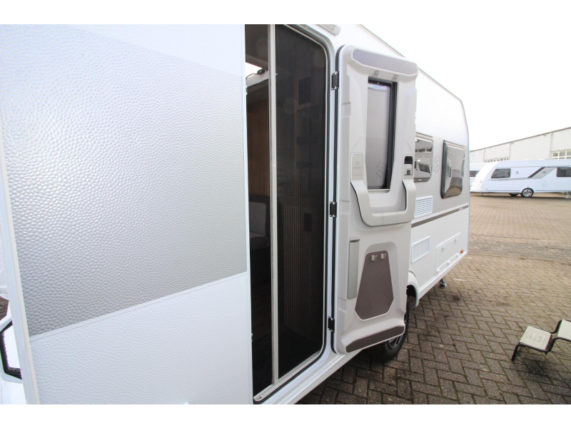 Knaus Sport 420 QD Dwarsbed & ruime keuken!  foto: 20