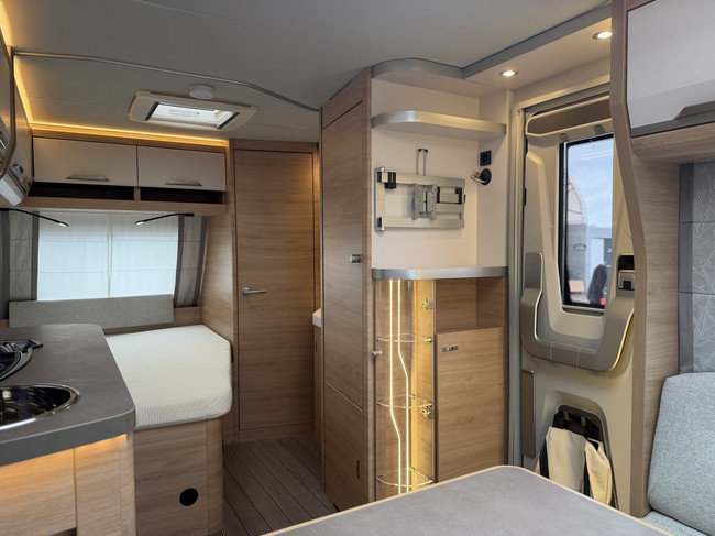 Knaus SUDWIND 450 FU 60 YEARS Campovollo grijs foto: 12