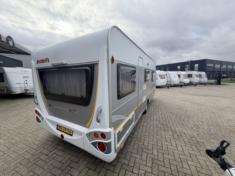 Dethleffs Camper Lifestyle 590 S Queensbed Airco tent  foto: 13
