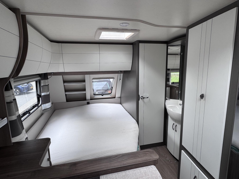 Hobby Excellent Edition 560 KMFE Voortent-mover  foto: 9
