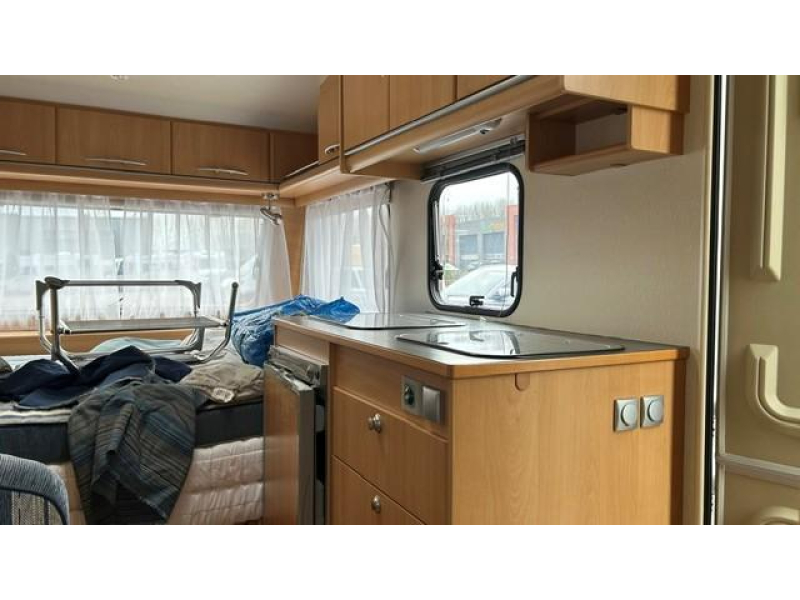Adria Altea 390 DS Voortent+luifel  foto: 5