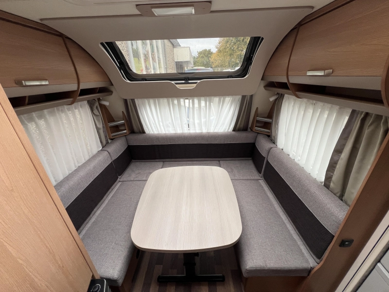 Knaus Sport 540 UE Boogluifel, Fietsendrager  foto: 2