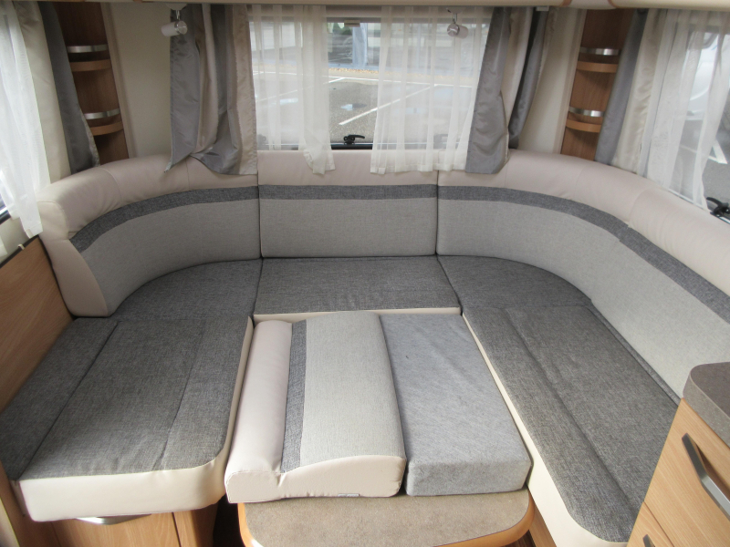 Knaus Sudwind 450 FU MOVER EN VOORTENT  foto: 11