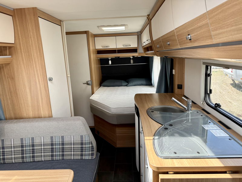 Dethleffs Camper 530 FSK mover/ voortent/ATC  foto: 5