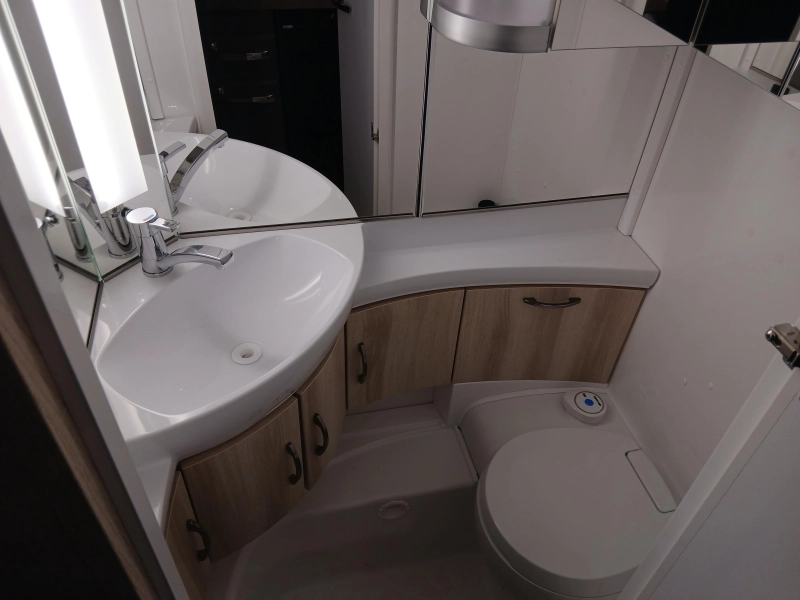 Hobby De Luxe 460 LU  foto: 6