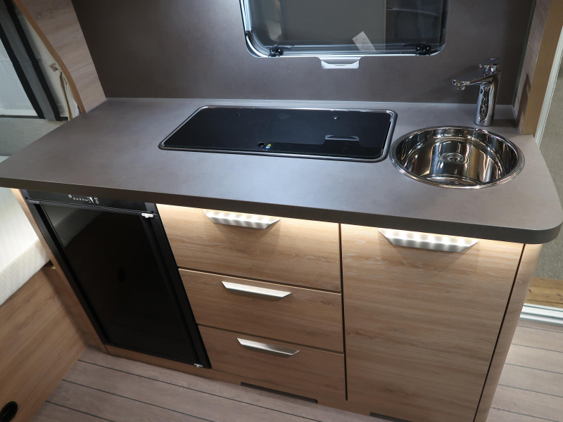 Knaus Sudwind Black Selection 420 QD COMPACT EN GROTE KEUKEN !  foto: 8