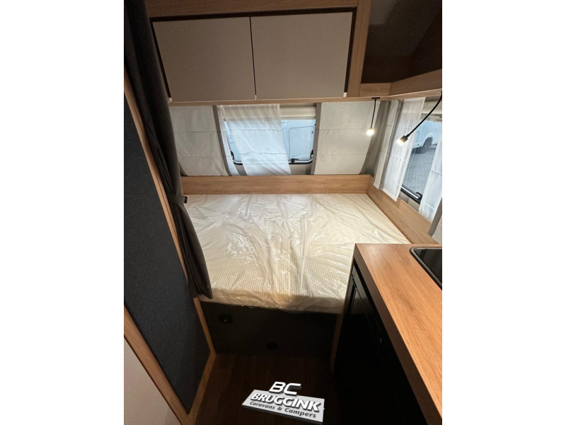 Knaus Sport 420 QD Dwars Bed 210 CM LANG!  foto: 6