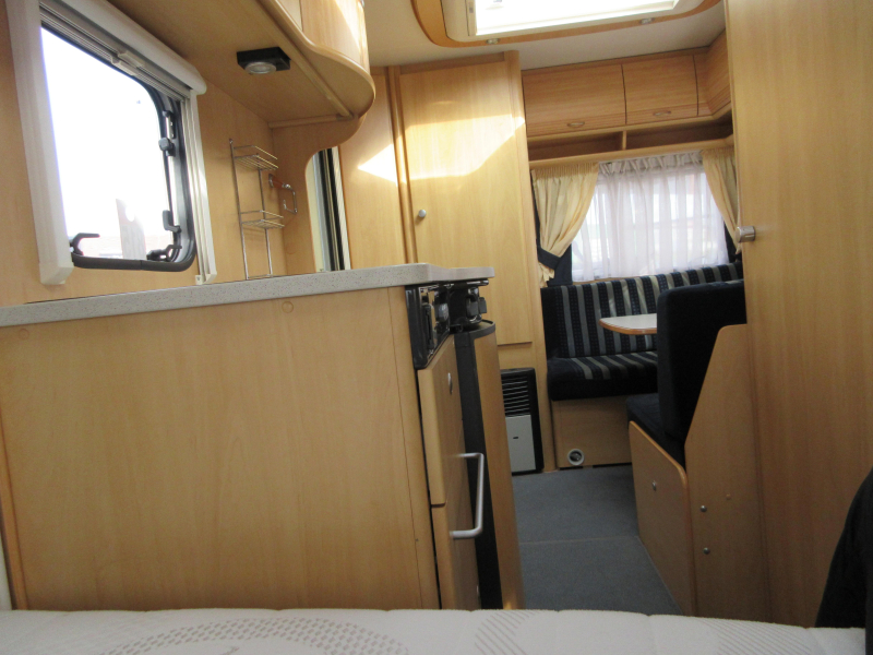Dethleffs Camper 440 DB DWARSBED EN VASTE LUIFEL 