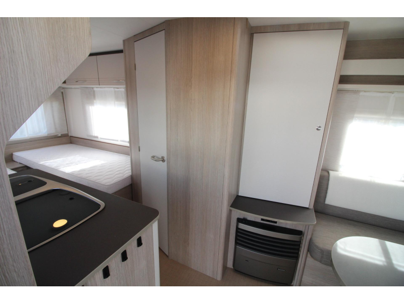 Bürstner Premio Life 480 TL Mover Thule 6300 Fietsenr  foto: 6