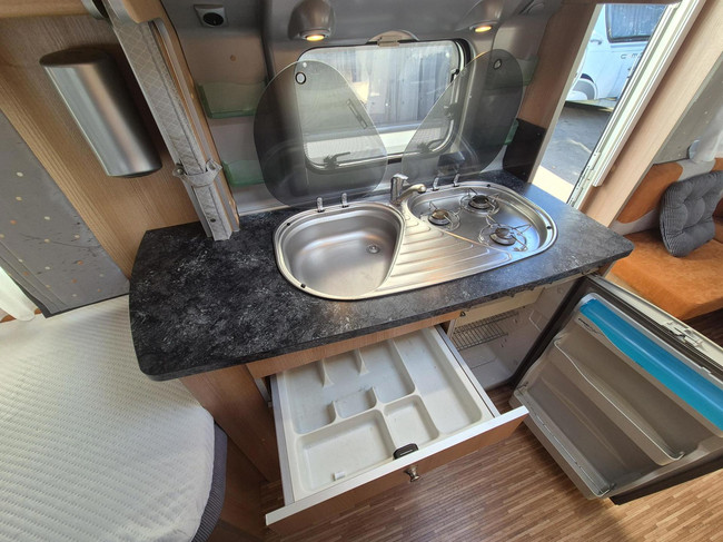 Bürstner 460 TL Enkele bedden, Airco, Mover Voortent luifel foto: 18