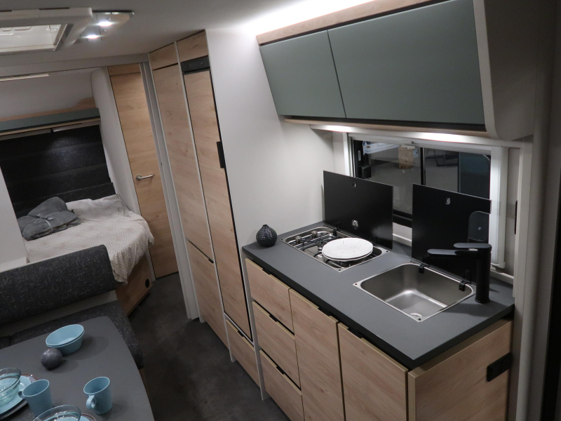 Dethleffs Camper 560 FMK STAPELBED EN RONDZIT!  foto: 17