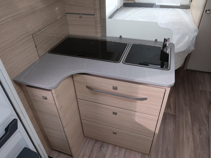 Fendt Bianco Activ 495 SFE MET MIDDEN-DWARS KEUKEN !  foto: 12