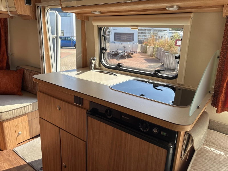 Eriba Touring Triton 430 GT Luifel Fietsendrager 2016  foto: 9