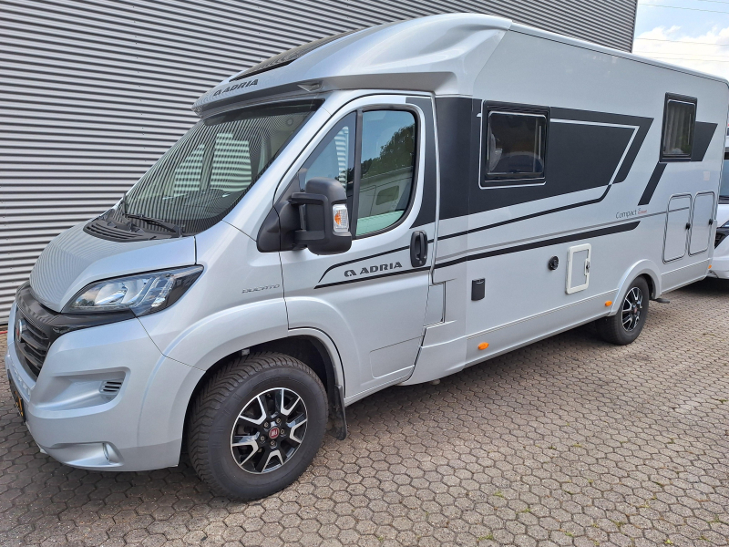 Adria Compact Supreme SC QUEENSBED+LEVELSYSTEEM  foto: 17