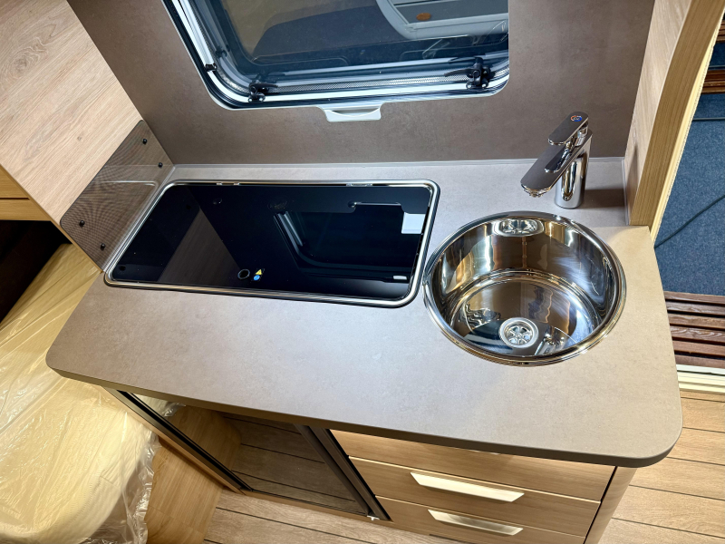 Knaus Sudwind Black Selection 460 EU Zomer Airco Actie!  foto: 19
