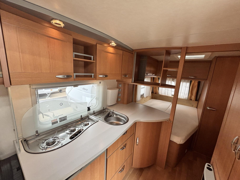 Knaus Azur 500 FU Fransbed + Mover  foto: 11