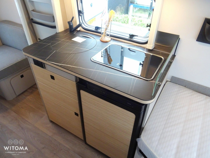 Eriba Touring 542 € 3.150,- voordeel  foto: 9