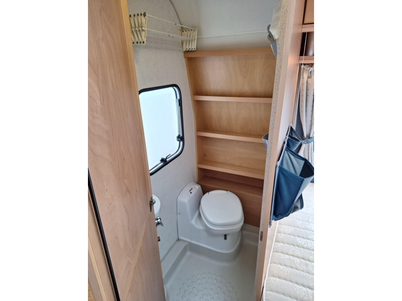 Bürstner Amara 450 TS  foto: 19
