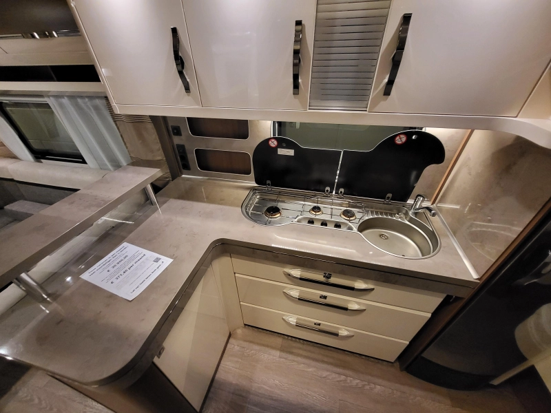 Hobby Prestige 620 CL mover, voortent, fietsenr  foto: 11