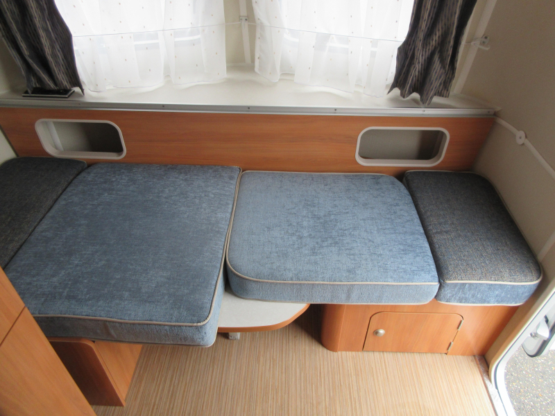 Eriba Touring 310 ZEER COMPACT, MET HEFDAK  foto: 9