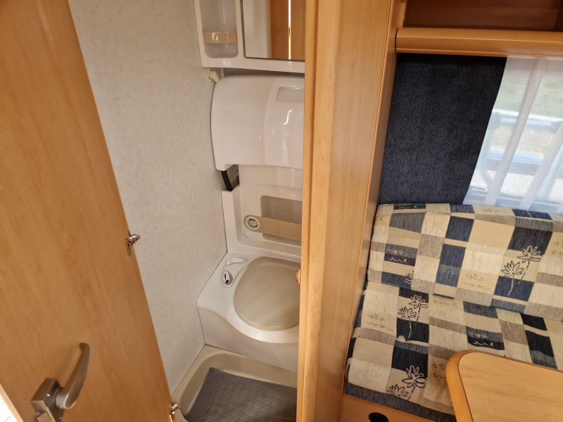 Hobby De Luxe 400 SF Mover/Voortent/Fietsdr.  foto: 6