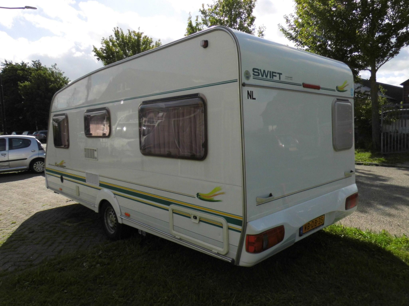 Swift Toscane 490 CF Mover, luifel 