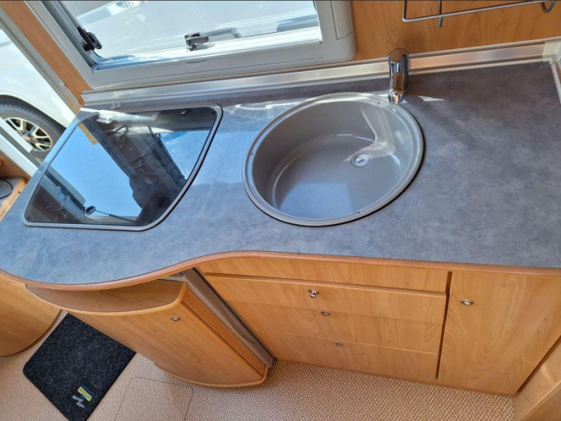 Bürstner Elegance 690 I 205CM BED-LPG+ZONNEPANEEL  foto: 6