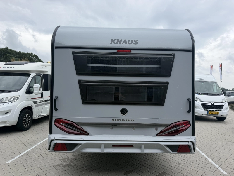 Knaus Sudwind Black Selection 540 FDK stapelbed / fransbed  foto: 6