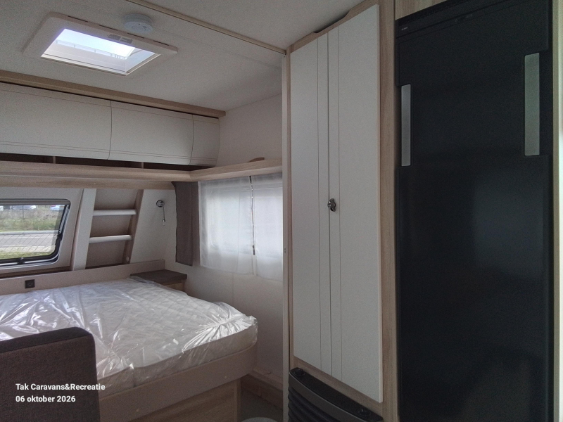 Hobby De Luxe 460 SFF Model 2027 met queensbed  foto: 9