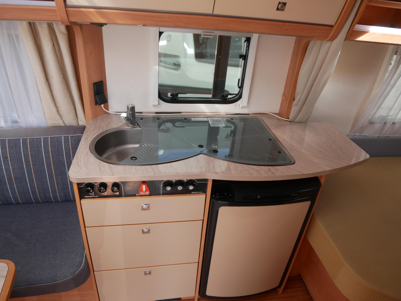Dethleffs Camper 450 FL Mover, luifel, fietsrek  foto: 7