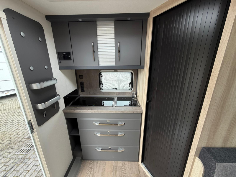 Hobby De Luxe 460 SFF ACTIEPRIJS!  foto: 10