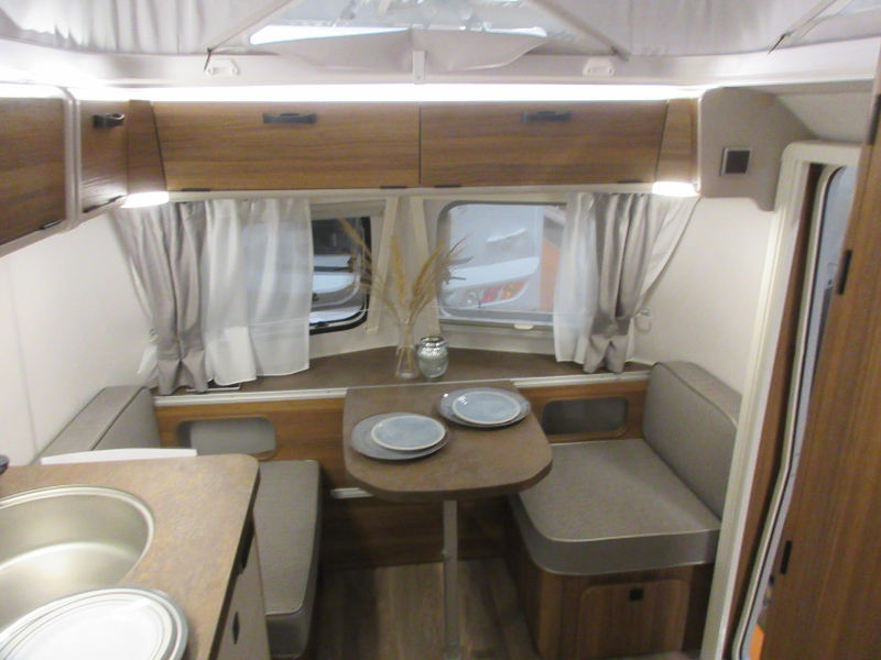 Eriba Touring 310 Smal, licht, toch ruim !  foto: 8