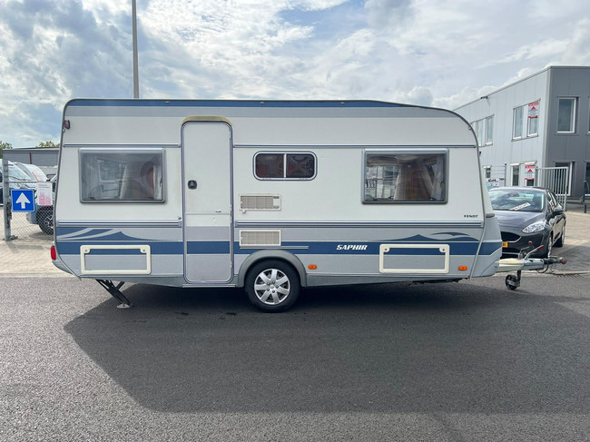 Fendt Saphir 470 | Fietsenrek | Rondzit | Vast bed | Voortent