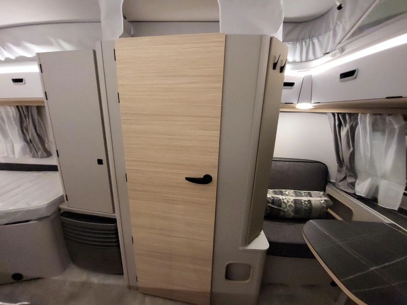 Eriba Touring Silver Editie 542 mooi compleet  foto: 9