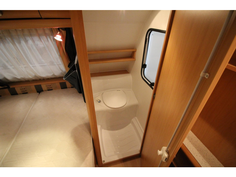 Beyerland Sprinter Lite 390 FB Voortent,Fietsenrek  foto: 13