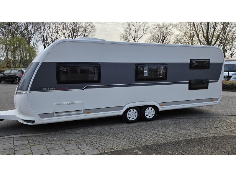 Hobby De Luxe Edition 650 KMFE voortent  foto: 2