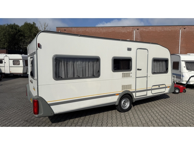 Knaus Sudwind 495 TK kinderkamer rondzit  foto: 11