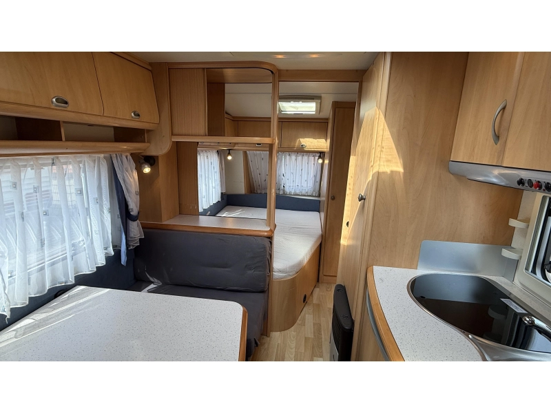 Hobby De luxe Easy 500 KMFE stapelbed zit frans bed  foto: 9
