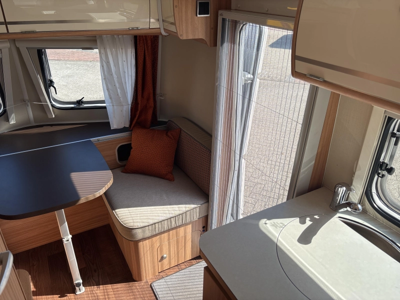 Eriba Touring Triton 430 GT Luifel Fietsendrager 2016  foto: 11