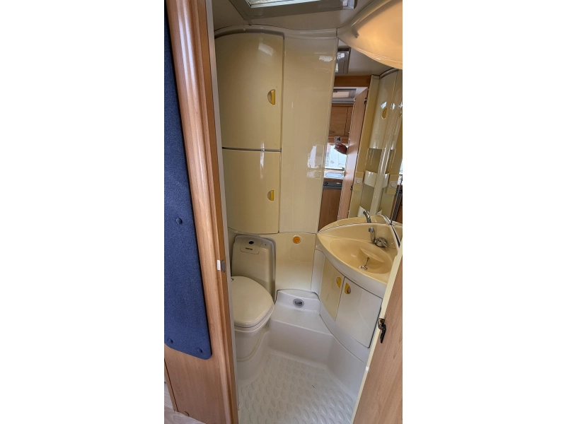 Knaus Sudwind 500 EU enkele bedden rondzit  foto: 5