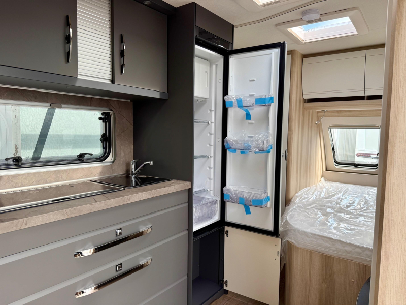 Hobby De Luxe 460 UFE Frans bed & rondzit!  foto: 19